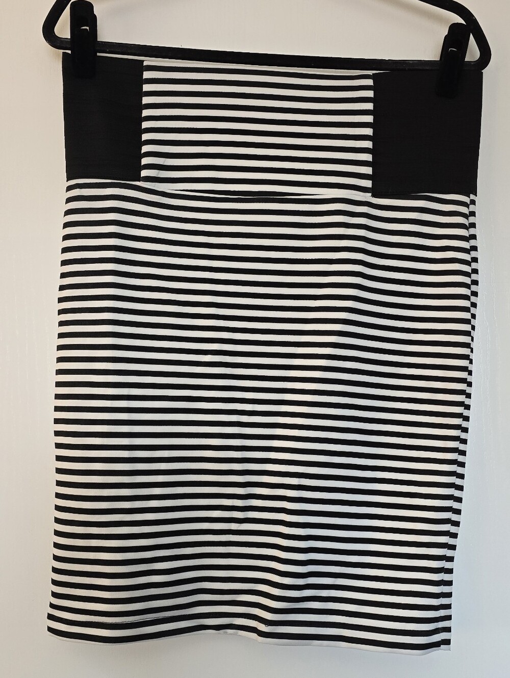 Valia - Black & White Striped Bodycon Pencil Skirt With Wide Elastic Waistband